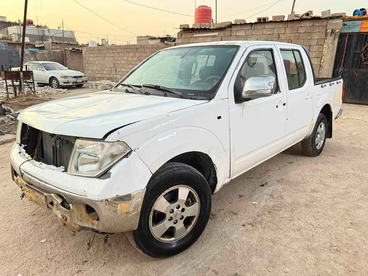 نيسان نيفاره للبيع حادث موضح بصور ابيع ع وضعه سياره مكفوله من الكلبه وجفيه مكينه vvt مكينه خير من الله  رقم مرحل سنويه تنتهي 2028 السعر خاص متواجد ع فيس وهاذه رقمي***********

