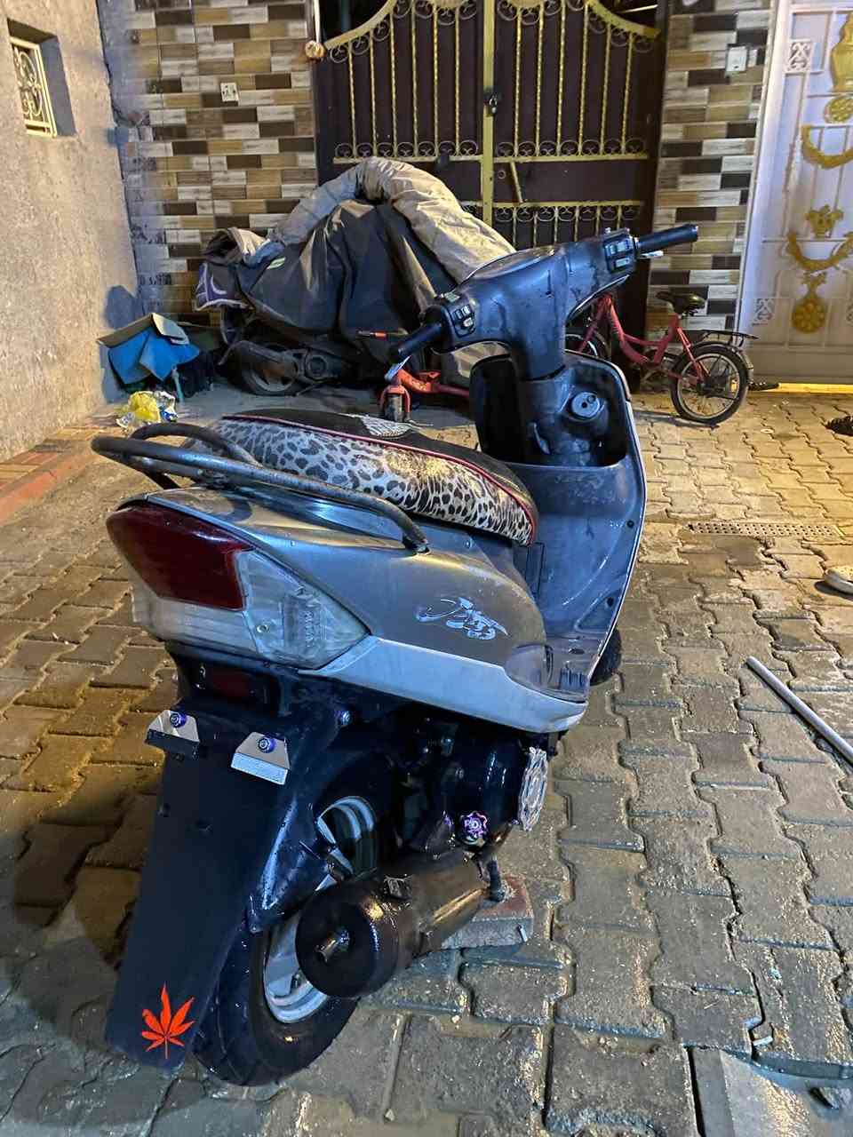 سلام عليكم دراجه ماكس منغولي مكفوله درجه خير من الله هندر فقط محرك مكفول السعر٥٥٠وبيها مجال حك الجيه  مكاني كربلاء البوبيات اسوق برتقاله ١ التواصل ولتساب ***********
