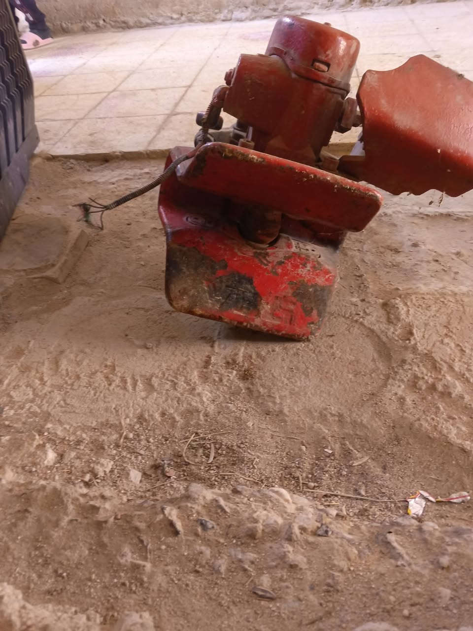 قطع غيار • للتواصل • تفاصيل ناقصة