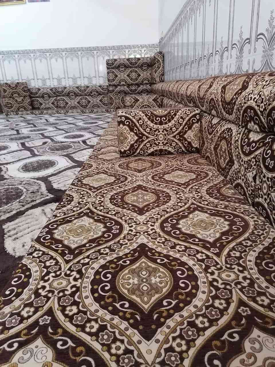 جلسة عربية لبيع استعمال قليل جدا يعني اختة الجديدة العنوان كربلاء فندق البارون العدد  ١٢ دوشك+ ٢٤ دجوه 
هاتف ***********
