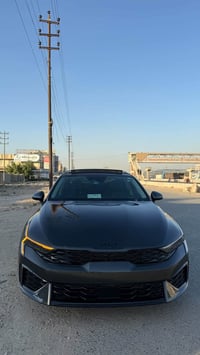 سلام وعليكم كيا K5 موديل 2025 تنفس طبيعي 2500  الحادث قطعة وحدة بس بني...