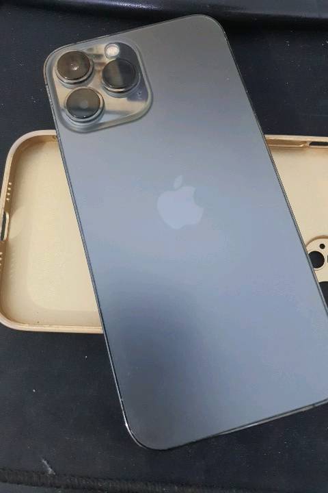 ايفون 13 PRO MAX 256GB امريكي  بطارية 80 
جهاز نظيف نظافة 100%
مبدل فقط كاميرا خلفية
وين موقعك بالضبط؟ حتى المشتري يعرف يجي يستلم من أي منطقة/محافظة.: 
حي مغربة
هل ويا الجهاز الكرتونة وباقي الملحقات مثل الشاحن أو الكيبل؟: 
فقط كارتون
مبدّل الكاميرا الخلفية فقط لو أكو أي صيانة/تبديل ثاني بالجهاز؟: 
فقط كاميرا خلفية
هل الجهاز شغال 100% وما بيه مشاكل بالفيس آي دي، السماعات، المايك، أو الشبكة؟: 
لاتوجد اي مشاكل
شنو السعر النهائي وكم نسبة الفصال؟: 
675 الف