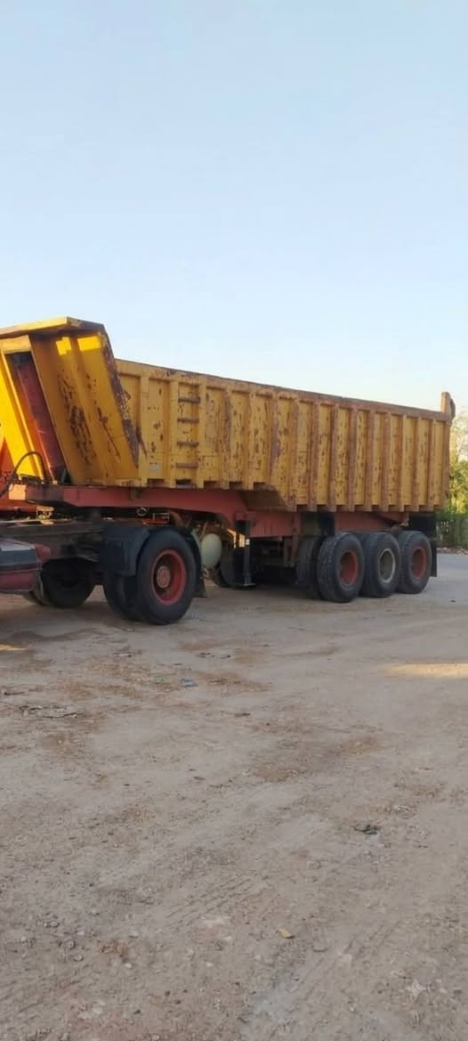 سلام عليكم للبيع عربانه فوزله 3 دناكير شريط لعاب شاصي مكفول ذرعته 32 متر ستندر تخم تاير ونج جديد ابريك حداديه عربانه مكفوله كفالة عامه جاهزة للعمل سعره 100 وبيه مجال الاستفسار ***********
