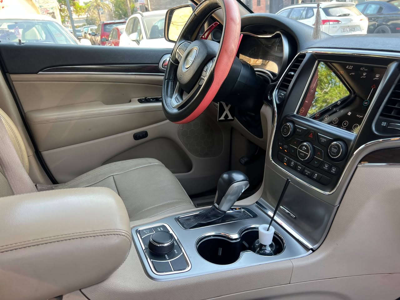 للبيع Jeep Grand Cherokee Limited Plus 2018
فور ويل 4x4 خليجي
عداد 95 ألف كم فقط
بدون أي ضربة أو صبغ فقط بارد بالصندوك شبر — فحص كامل

المواصفات:
• بصمة وتشغيل عن بعد
• شاشة كبيرة + 3 شاشات
• بانوراما
• كشنات جلد
• كشنات أمامية كهرباء مع تبريد وتدفئة
• كشنات خلفية تدفئة
• ميموري 3 وضعيات للكشنات
• ستيرن كهرباء مع تدفئة
• شفتات ستيرن وتحكمات كاملة
• بلوتوث
• رادار أمامي وخلفي + توقف ذاتي
• كامرة وحساسات أمامي وخلفي
• زراكات لايتات أمامية
• حساس لايت وماسحات أوتو
• تحكم أنظمة القيادة (ماوس)
• لايتات زنون متحركة
• صندوك كهربائي
• مراية حساس للضوء
• قطعتين تبريد
• تبريد بالصندوق

السيارة مال بيت
بانزين محسن + دهن أصلي

ا
 بغداد - حي العدل
 ***********
