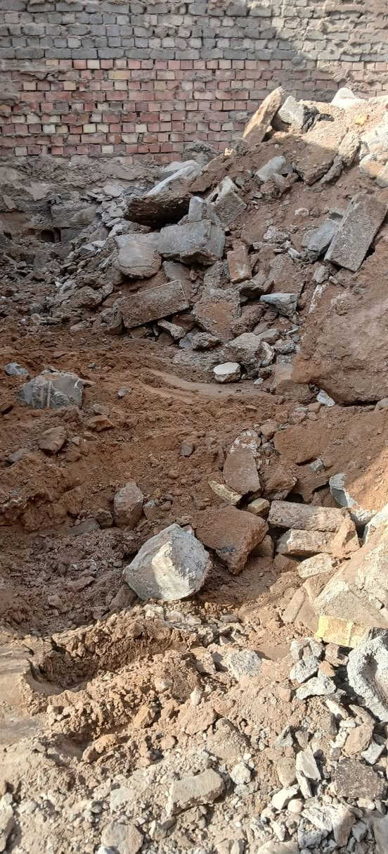 على بركة الله المباشرة بانشاء منزل بمساحة ٢٠٠ متر   والبدء بنتظيف القطعة وتجهيزها واعمال الحدل 
تحت اشراف و تنفيذ مكتب العبيدي للبناء 
موقعنا /فلوجه 
ونعمل في جميع مناطق الفلوجه وضواحيها 
اعمالنا مضمونه وشغل درجه اولى بأدق المواصفات المطلوبه 
نعمل ب نضام النقد و الأقساط 
نعمل على نضام ذرعه سقف على حسب سعر المتر و يبدأ سعر المتر من ٤٠٠ الف الى ٦٠٠ الف ال vip
و نعمل على نضام القطعي على حسب مساحه الارض 
اسعار القطعي 
المساحه ١٠٠ متر تسليم مفتاح 🔑 ب ٣٥ مليون 
المساحه ١٢٥ متر تسليم مفتاح 🔑 ب ٤٠ مليون 
المساحه ١٥٠ متر تسليم مفتاح 🔑 ب ٤٥ مليون 
المساحه ٢٠٠ متر تسليم مفتاح 🔑 ب ٥٥ مليون 
المساحه ٢٥٠ متر تسليم مفتاح 🔑 ب ٦٥ مليون 
علما ان هذا الاسعار نقد وليس اقساط 
اذا كان البناء 👷‍♂️ بيت قديم ف يكون تهديم وتفليش البيت بل مجان وبدون اي اضافات على المبلغ الكلي 
نعمل في البناء بمقابل مقايضه بدل البناء يعني نبني الك مقابل سياره او قطعه ارض 
سعر المتر ببناء بلوك ب ٣٤٠ الف للمتر المربع الواحد 
لدينا تندر خاص لاصاحب الذوق الخاص او الحالات الخاصه 
نعمل ب التقسيط لكن بمقدمه ٤٠ ب المئه من المبلغ الكلي 
المقدمه تؤخذ على شكل دفعات مع مراحل العمل وليس دفعه واحده 
يكون بناء الهيكل درجه أولى وباقي التفاصيل حسب الأتفاق 
العمل امام انضار صاحب الدار 🏠 

للاستفسار مراجعه مكتب العبيدي للبناء 
***********
***********

نص مكتوب في الصور:
- مكتب العبيدي للبناء ٠٧٧٠٣٠٨٤٨٧