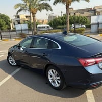 شوفرليت ماليبو موديل سنة 22 بسعر 100 ورقة وبيها مجال للشراية .للاستفسا...