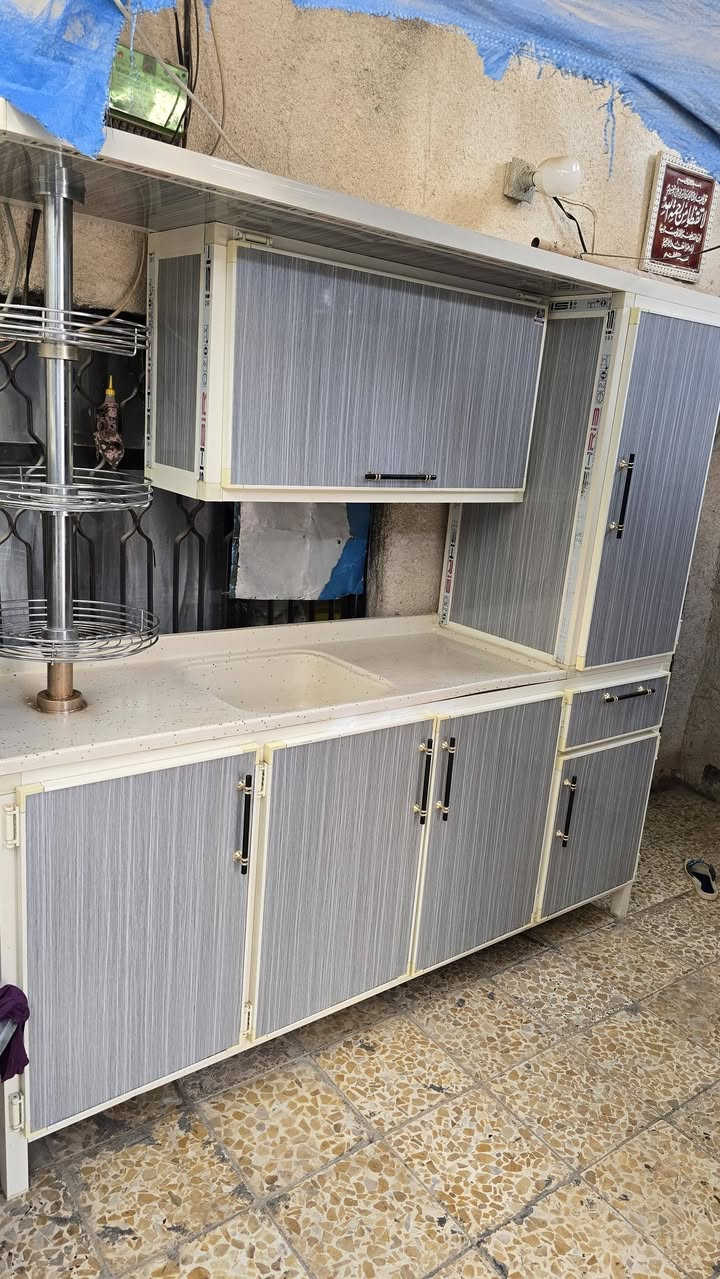 من رخصه الأدمن كاونتر سنك متر او٦٠سانتيم متصل تفصال تكمه شغل توصاه استعمال موسم واحد سعره ٣٥٠الف الشراي يتصل *********** ***********
