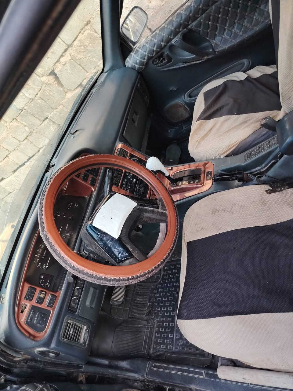 سلام عليكم برنس 95   أسود مكفولة من الضربه رقم بغداد حلو رقمهه السعر ٢٥ وبيهه مجال حك جيه  ***********
