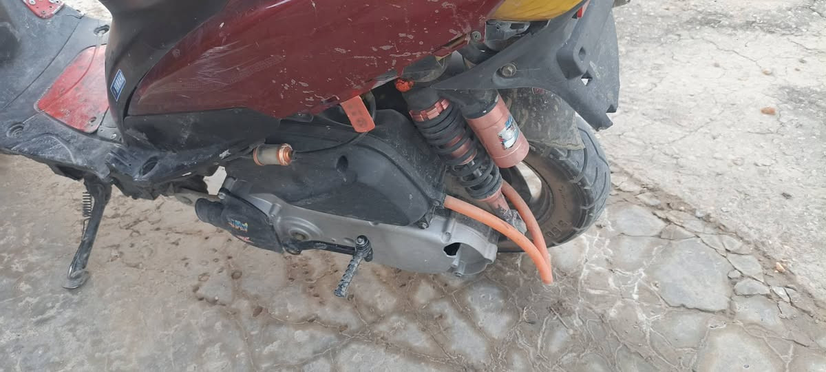 سلام عليكم دراجه  ماكس للبيع مفتوحه مزوده 55 يرادلهه باتري  وذيل خلفي ومبدل قبق مال هندر جديد دراجه حلوه ونضيفه وشلعه فول   السعر 350 وبيهه مجال او مراوس بتايگر وانطي فرق   مكان جبله  ***********
