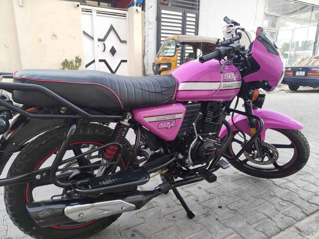 دايون للبيع 
النجف كوفه حي ميسان 
🏍️ للبيع دراجة دايون موديل 2023
✅ موديل: 2023
✅ اللون: وردي
✅ رقم نجف انكليزي
✅ مداور ثاني يوم
✅ الحالة: جيدة جدًا وجاهزة
💰 السعر: مليونين وربع
📍 الموقع: النجف
📞 للتواصل: ***********
