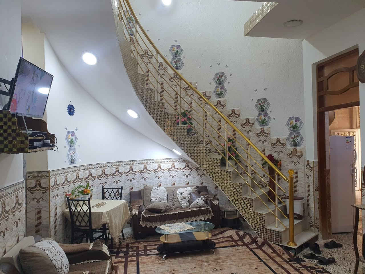 بيت للبيع بالعرضات
مساحة ٢٠٠ متر طابق واحد كونكريت بناء ٢٠٢١ 
السعر ب 185 وبي مجال 
***********
