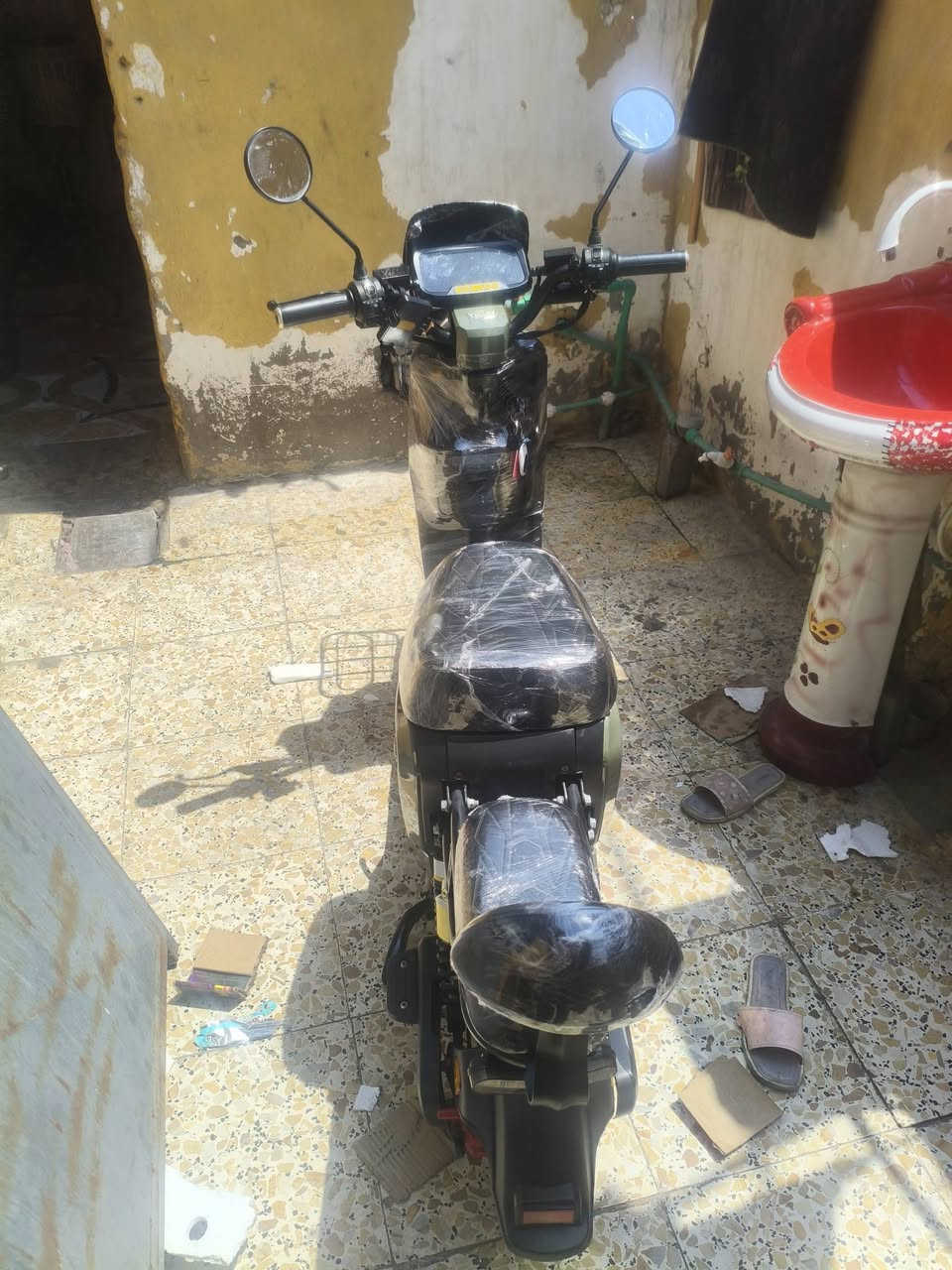 *🚲 للبيع دراجة شحن R9 كلف من شخط*

*التفاصيل:*
- *الحالة*: نظيفة جداً، ماشية *4750 كم* فقط
- *البطاريات*: حجم *32* - *5 بطاريات* + كفالة صارلها *شهرين*
- *الكهربائيات*: ملف وكهربائيات فول
- *المصدر*: مأخوذة من وكيل
- *المكان*: البصرة
سعر 450وبيحه مجال 

*السعر*: للاتصال والتفاوض

*للتواصل*: *********** 📞
