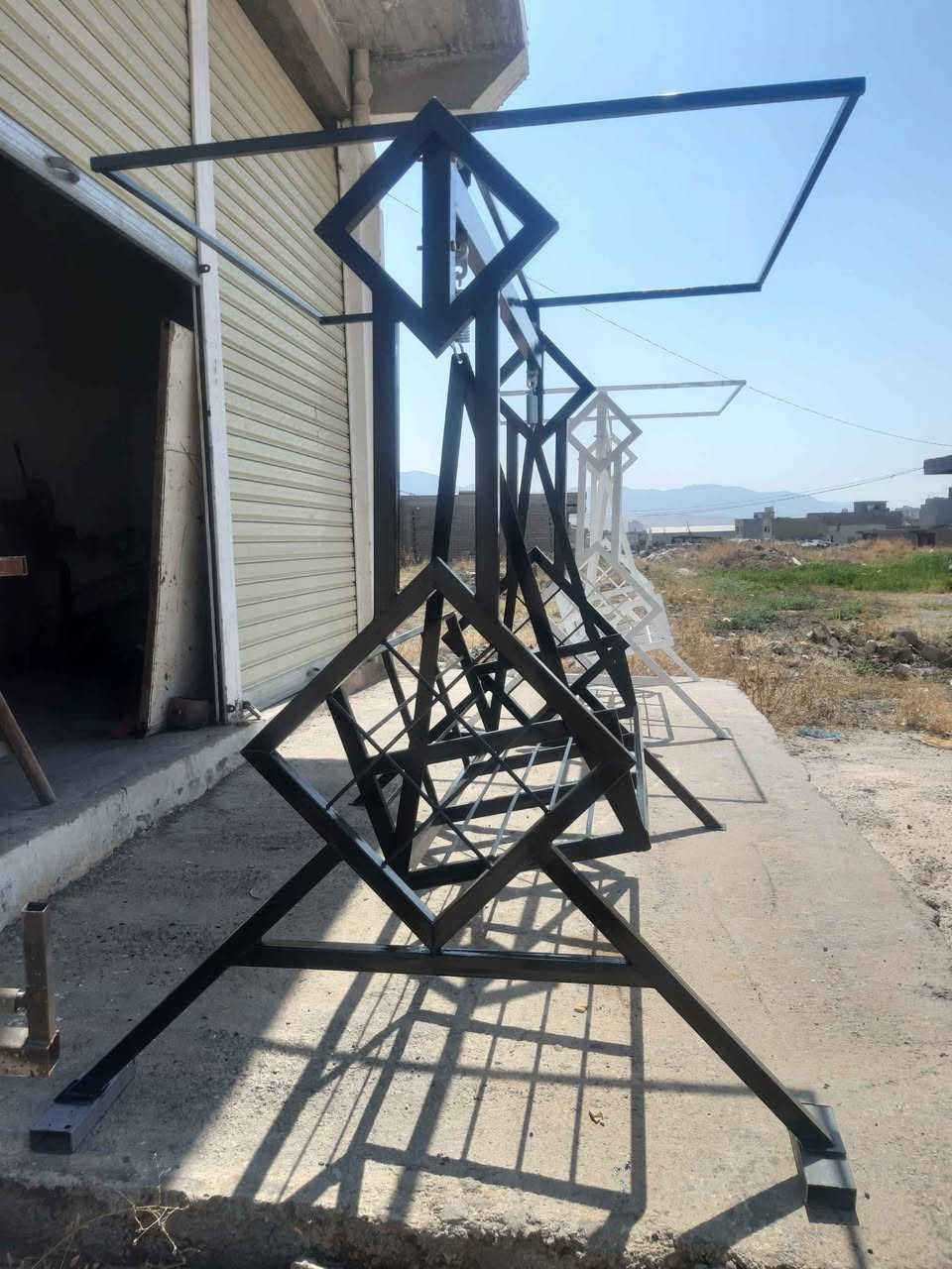 ديديكي أو مرجوحه حجم ثلاث نفرات حديد ثقيل السعر  ٢٠٠  الف دينار للاستفسار الاتصال على كورك واتس *********** مكاني زاخو توصيل متوفر أي مكان زاخو, دهوك

