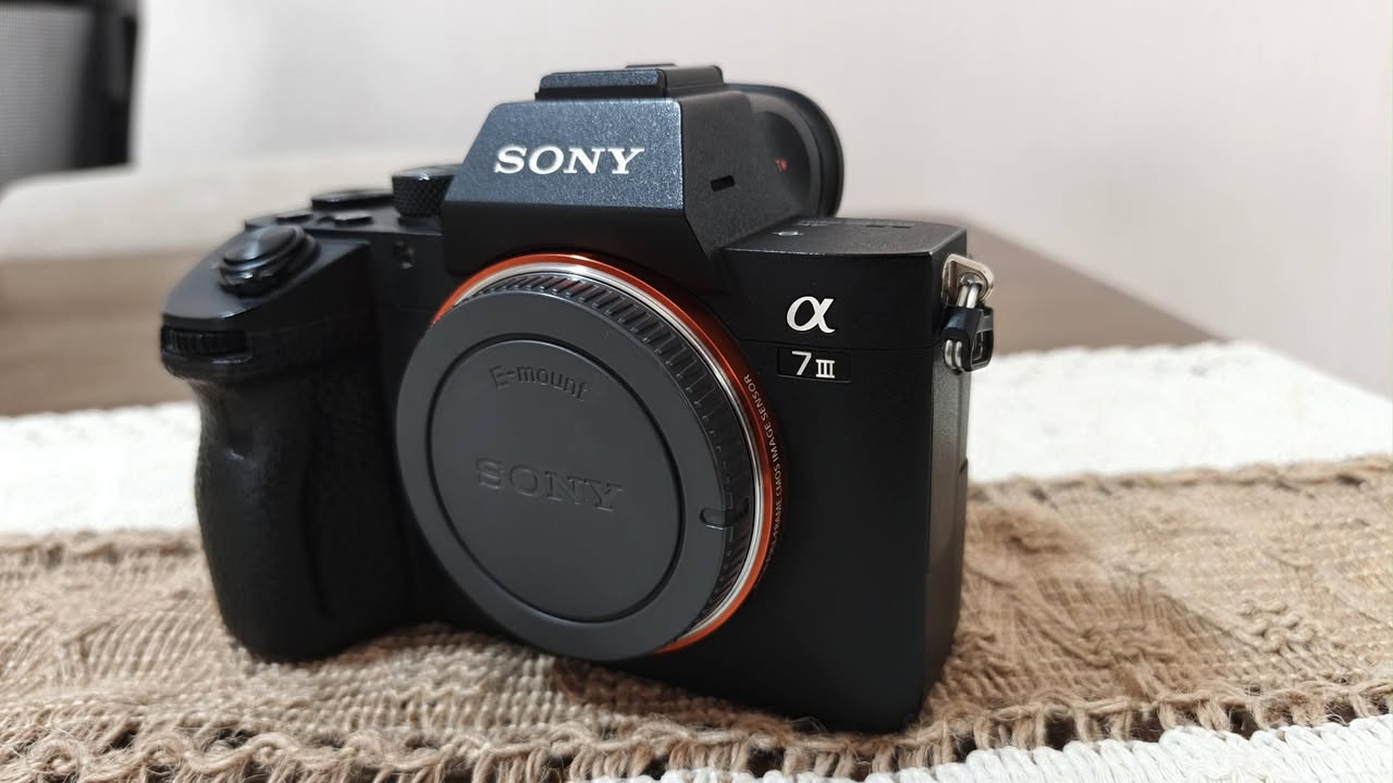 Sony a7 III BODY
سوني الفا ٧ مارك ٣ فقط بدي
نضافة  90℅
شتره 33k
 كرتون ملحقات بلادي كامل

السعر 1,150,000 مليون و مية و خمسين الف 
مكاني اربيل و توصيل موجود 

***********
