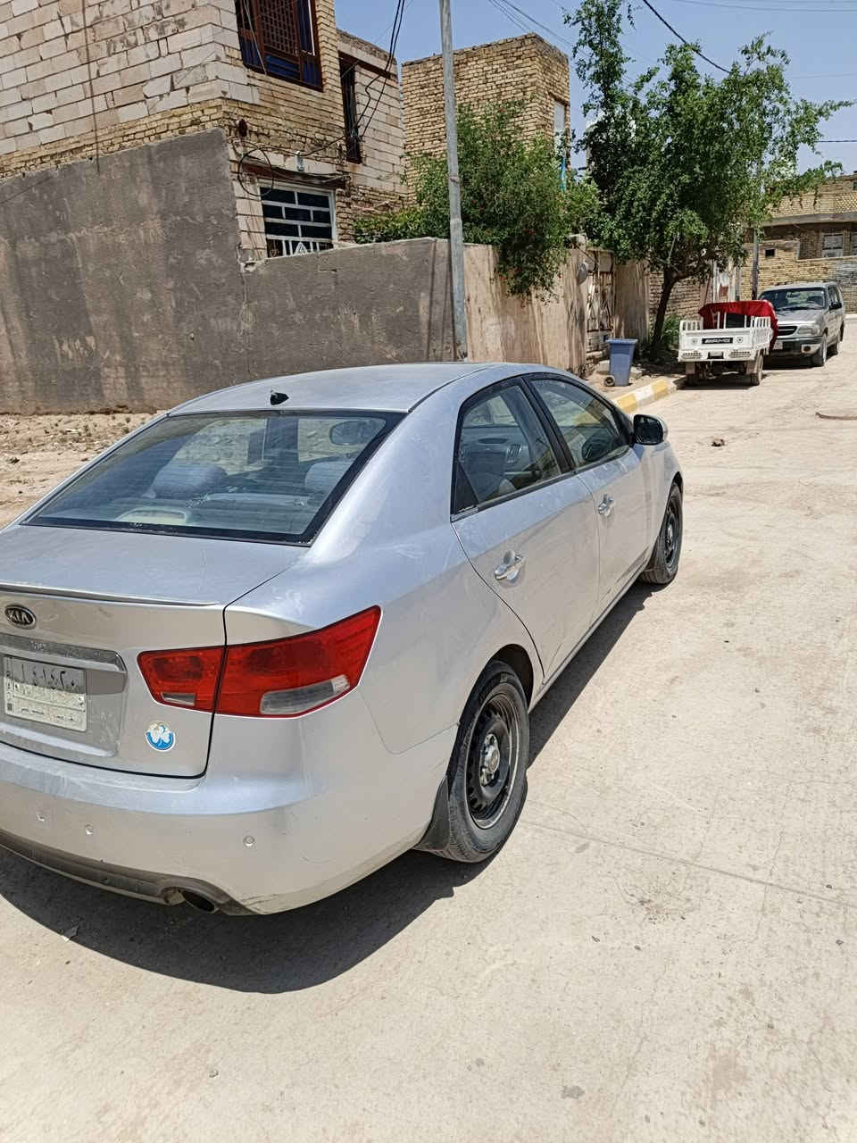 سيراتو ٢٠١٢  للبيع 
بيها ضعف بالمكينه وبيها باردات  السيارة وارد خليجي 
المكان ذي قار الشطرة السعر ٧٥ وبيها مجال
***********
