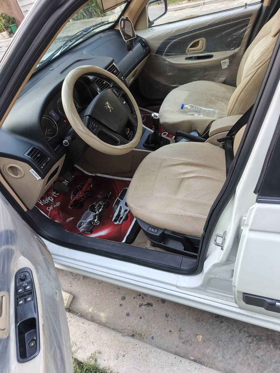 سلام عليكم مراوس ابسني هندي
بيجو موديل ٢٠٢٤  بغداد ماشيه ٤٨ الف بيه 
العنوان بغداد الشعب ***********
