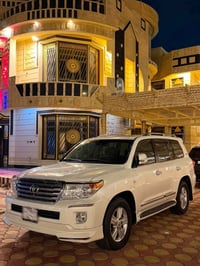 لاندكروز VXR • ٢٠١٥ • ٨ سلندر