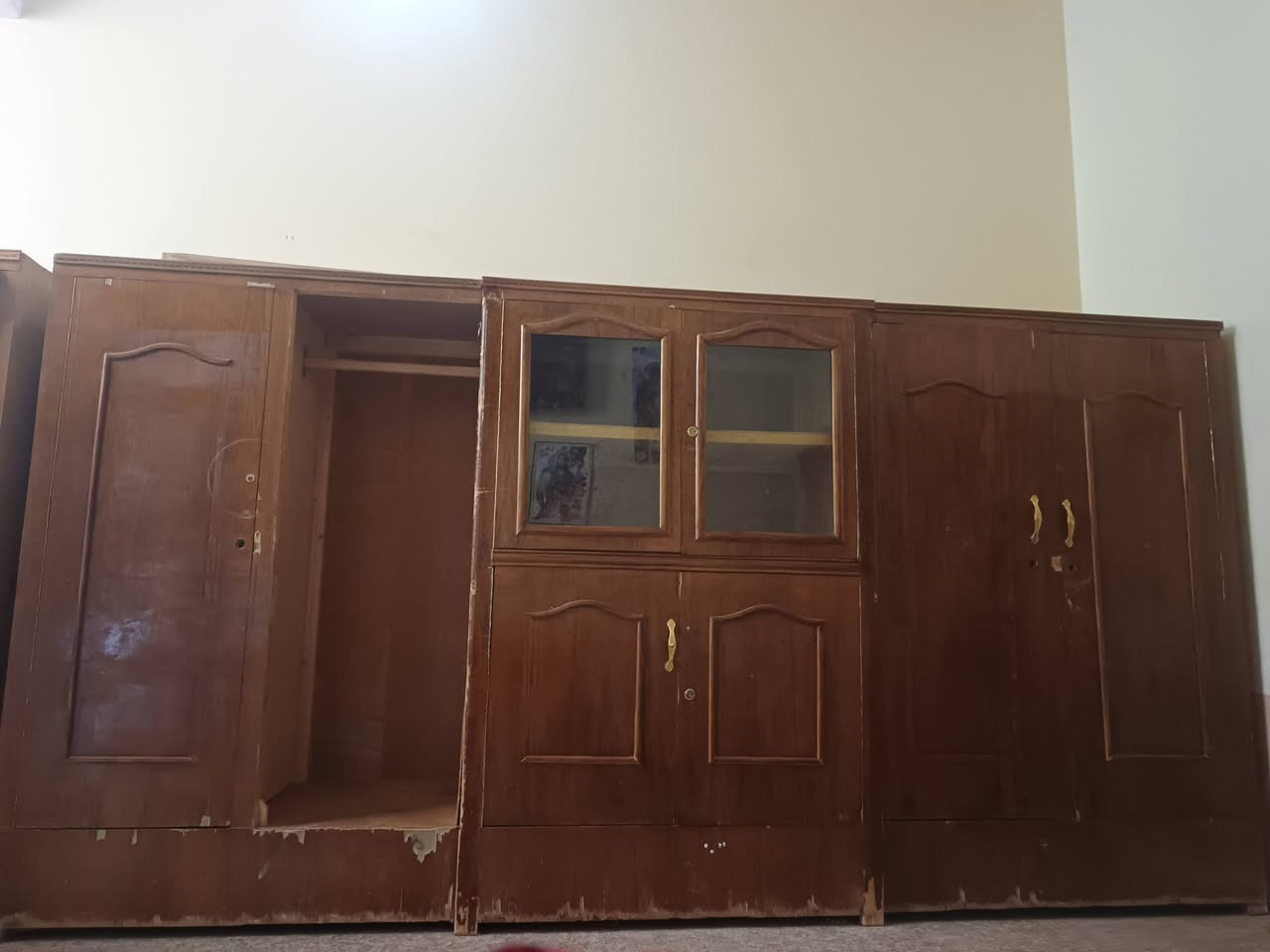 السلام عليكم گنتور للبيع السعر 100وبي مجال مكاني الحمزه الشرقي قرب المصرف اتصل علئ الرقم ***********
