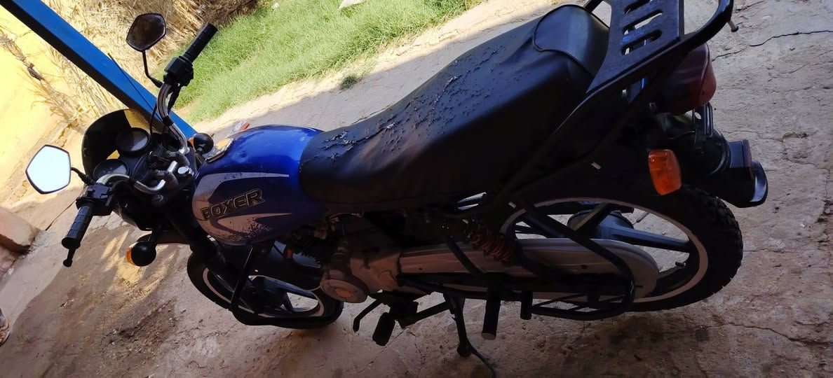 دراجه بوكسر 2017 مجفته عوزه ترتيبات بصيطه توني شادله سلف وباتري السعر 700 وهذه رقمي. *********** واتساب
