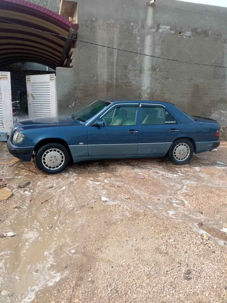 مرسيدس 320 محرك بطه ثنين ونص موديل 91 تبريد ثلج سياره فتحه طكتين اريل كهربائي تخم تاير ياباني سياره بسمي 65 وبيه مجال حك الجيه السياره جاهزه مكاني بابل ***********
