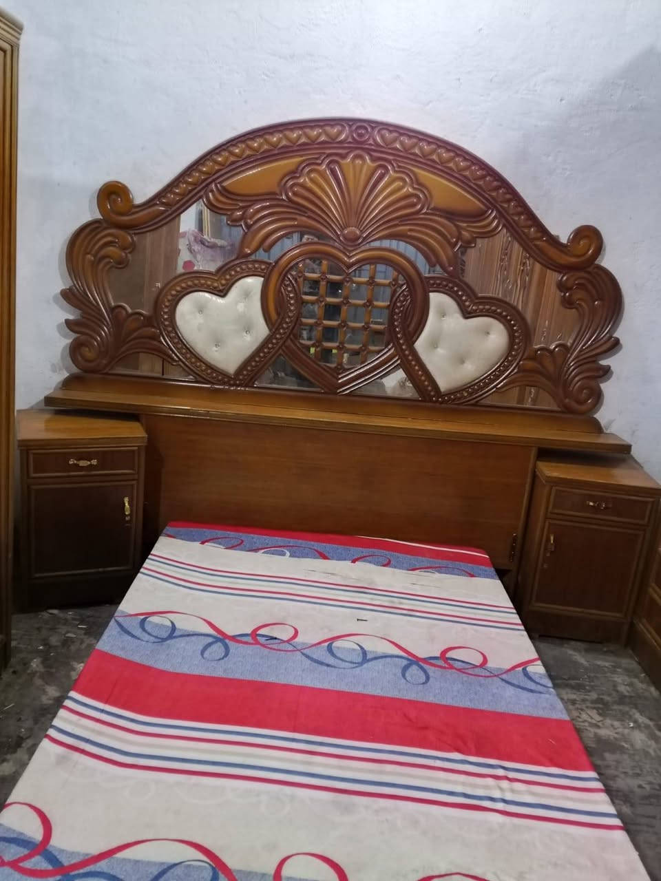 650غرفه ست ابواب مال عرسان صاج بغداد الحسينيه مال الراشديه وعندي توصيل ***********
