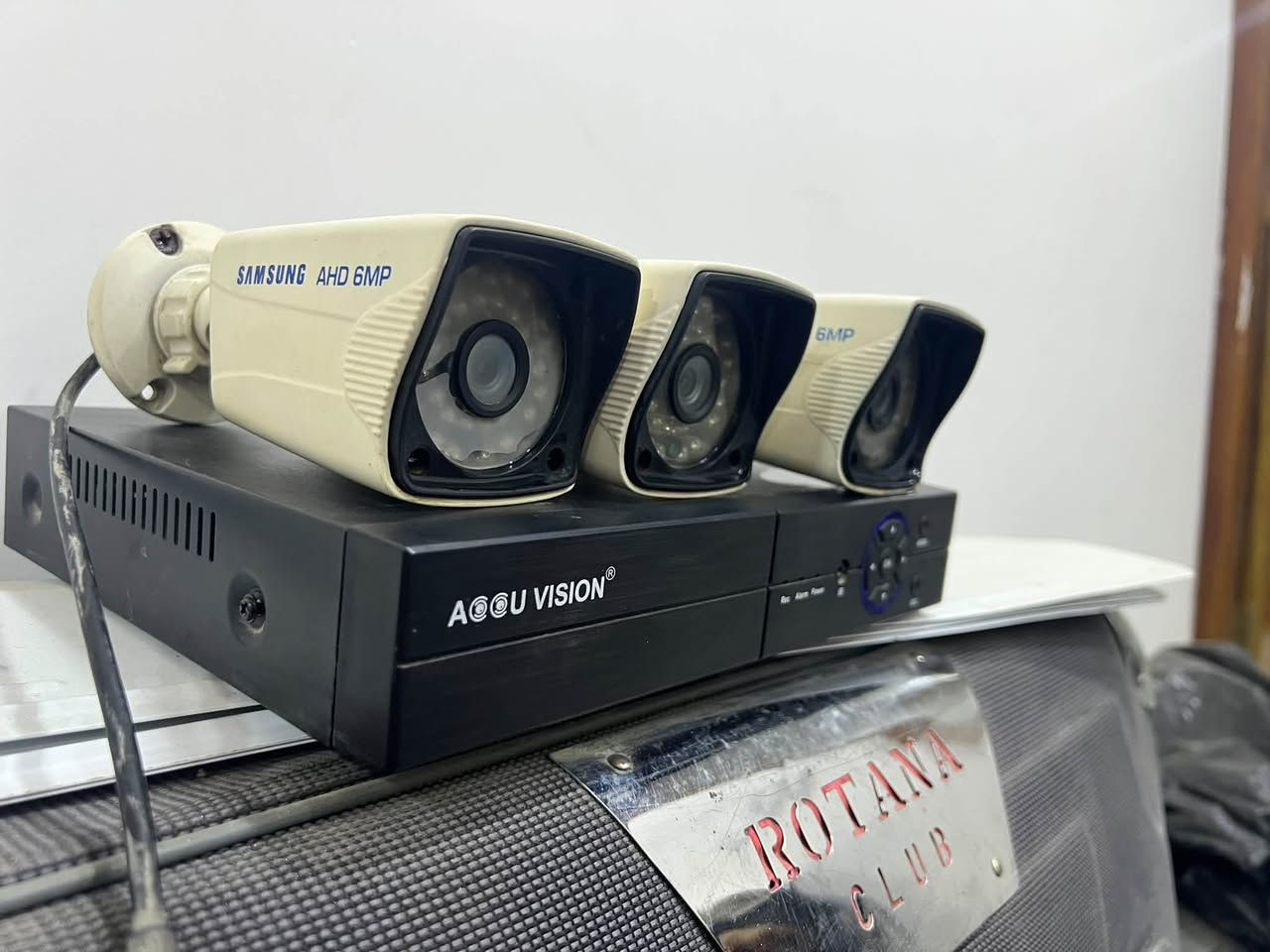 ٤ كاميرات • سامسونج AHD ٦ميگابكسل • DVR ٤CH