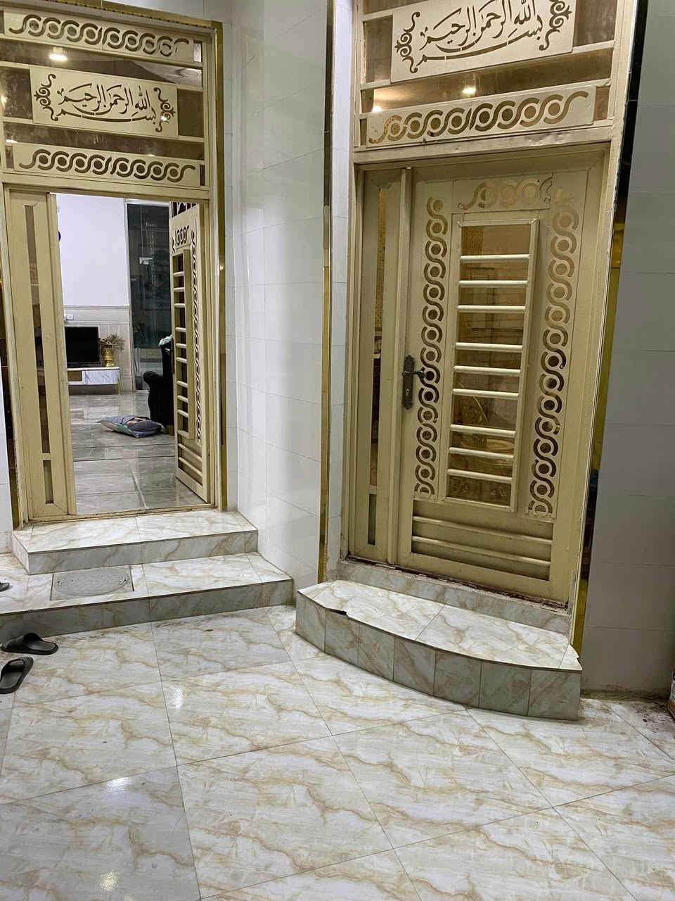 🏡 بيت للبيع – فرصة مميزة 🏡

📍 الموقع: مغربة – قرب مربع مدرسة الغزالي

✨ مواصفات العقار:

* 📐 المساحة: 140 متر
* 🏗️ بناء حديث
* 🏠 طابقان
* 🔐 الطابق الثاني معزول بالكامل عن الطابق الأول
* ✅ تشطيبات حديثة وجاهز للسكن

💰 السعر المطلوب: 165 مليون دينار

🏦 الإسكان: 35 مليون دينار ضمن السعر

📞 للاستفسار والاتصال:
*********** عمارة, ميسان
