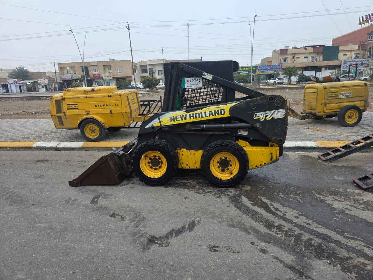السلام عليكم شفل نيو هلاند للبيع  حجم 170  محرك  سوبر جديد   محرك ومضخات شرط  مرقم. بغداد تحويل ثاني يوم. وسعر بلاش  اتصال ولاستفسار  ***********   مكان الشفل تكريت صلاح الدين
