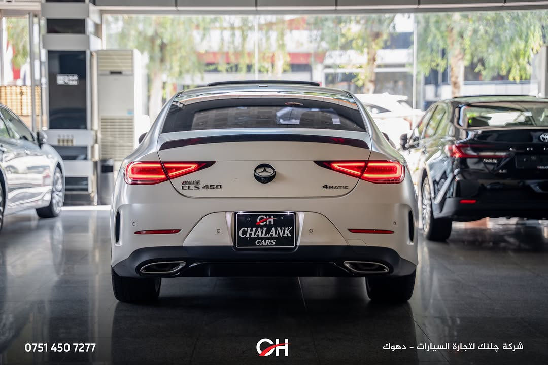 Mercedes-Benz CLS450 4MATIC

السنة: 2022
الممشى: 63,000 كم
الحالة: USA
الحالة الخارجية: بابان مصبوغان
الموقع: دهوك

المحرك ونظام الدفع:

* محرك 6 سلندر خطي 3.0 لتر Turbo
* نظام Mild Hybrid EQ Boost
* القوة: 362 حصان
* العزم: 500 نيوتن متر
* ناقل حركة أوتوماتيك 9 سرعات 9G-TRONIC
* نظام دفع 4MATIC
* تسارع 0–100 كم/س: حوالي 4.8 ثوانٍ

المواصفات:

* شاشة MBUX
* عدادات رقمية
* Apple CarPlay + Android Auto
* كاميرا خلفية
* حساسات أمامية وخلفية
* مقاعد جلد
* مقاعد أمامية كهربائية مع ذاكرة
* تدفئة المقاعد
* فتحة سقف
* Ambient Lighting
* دخول وتشغيل ذكي
* مصابيح LED
* جنوط ألمنيوم
* أنظمة أمان ومساعدة السائق

📞 ***********
شركة جلنك وليد صبري – دهوك

#Chalank_cars_duhok

نص مكتوب في الصور:
- *********** CH شركة چلنك لتجارة السيارات - دهوك