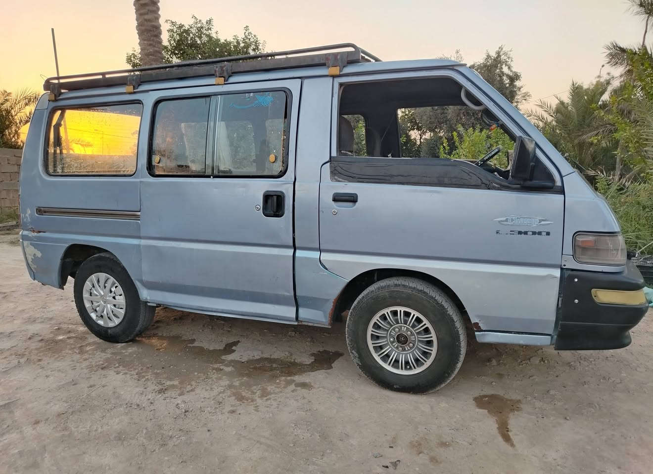 ميتسوبيشي L300 موديل 1994 فان رقم بغداد حمل انكليزي الدولي الجديد بأسمي سنوية لغاية 2030 سيارة مكفولة كير ومكينة بلادي كابريتر المكينة بيها تبخير الكير عادي مكفول السعر 35$ بيها مجال للاستفسار *********** عنوان ديالى بعقوبة
