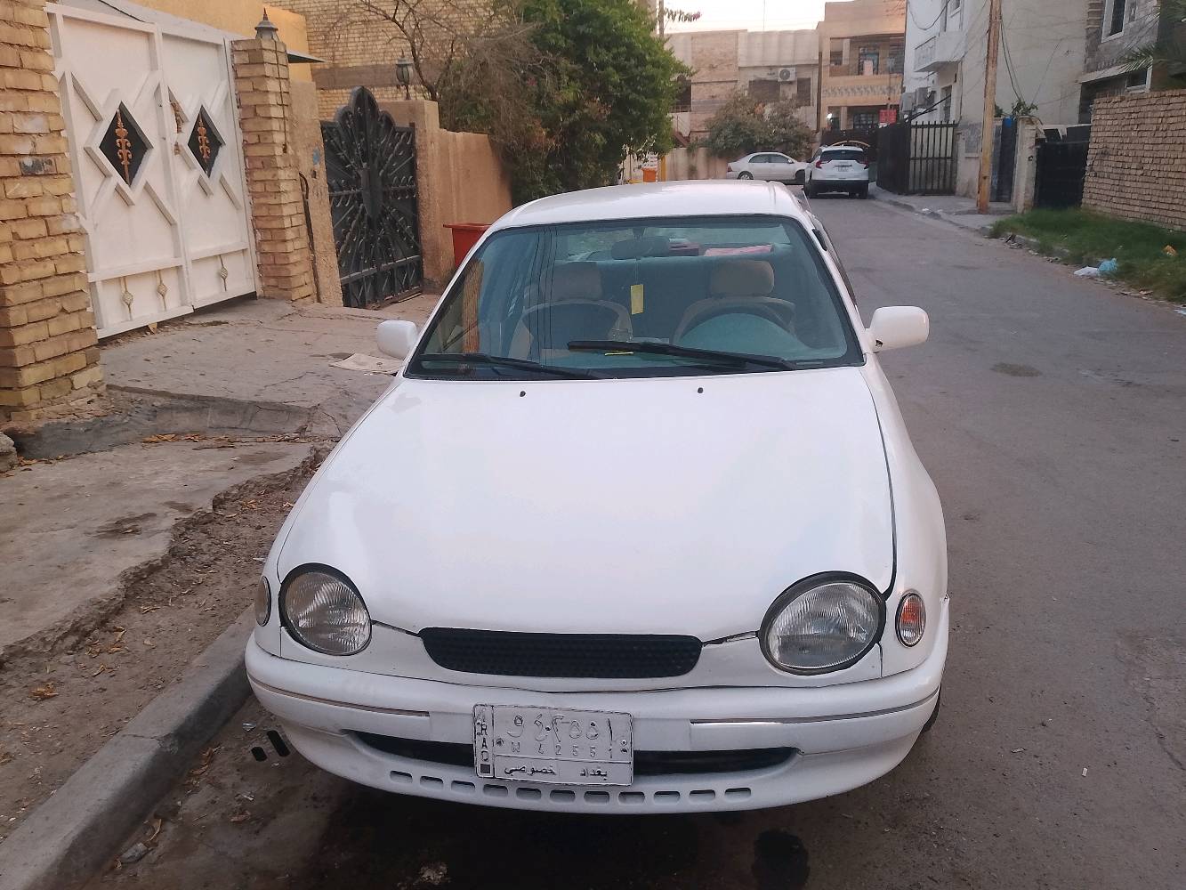 ياالله سلام عليكم اخواني الاعزاء كورلا موديل 1998 ام عيون سياره مصبوغة جمالية كير مكينه نضيف سياره رقم بغداد تخم تاير سياره بأسم والدي العنوان بغداد الغزالية 
هذا رقم تلفون والدي ‏‪***********‬‏