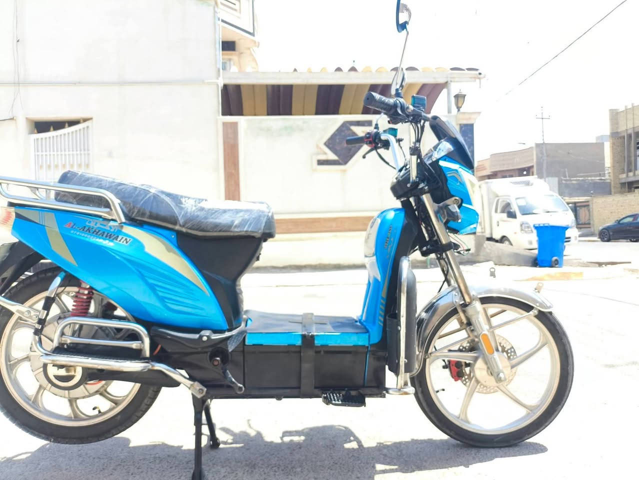 للبيع هارلي الأخوين
موديل 24 
6باتري 
نضام سويج +بصمه تشغيل عن بعد
بصمتين وسويجين 
ماطور نظيف
كهربائيات كلها شغاله 
نشرات جانبيه 

أي نقص مابيه نضافه فول 
واين متريد افحص 
دبل اشاره/نضام ار رجوع للخلف 
4سرع+مثبت سرعه
دبل اشاره /يمين يسار 
سعر 450وبي مجال
***********
