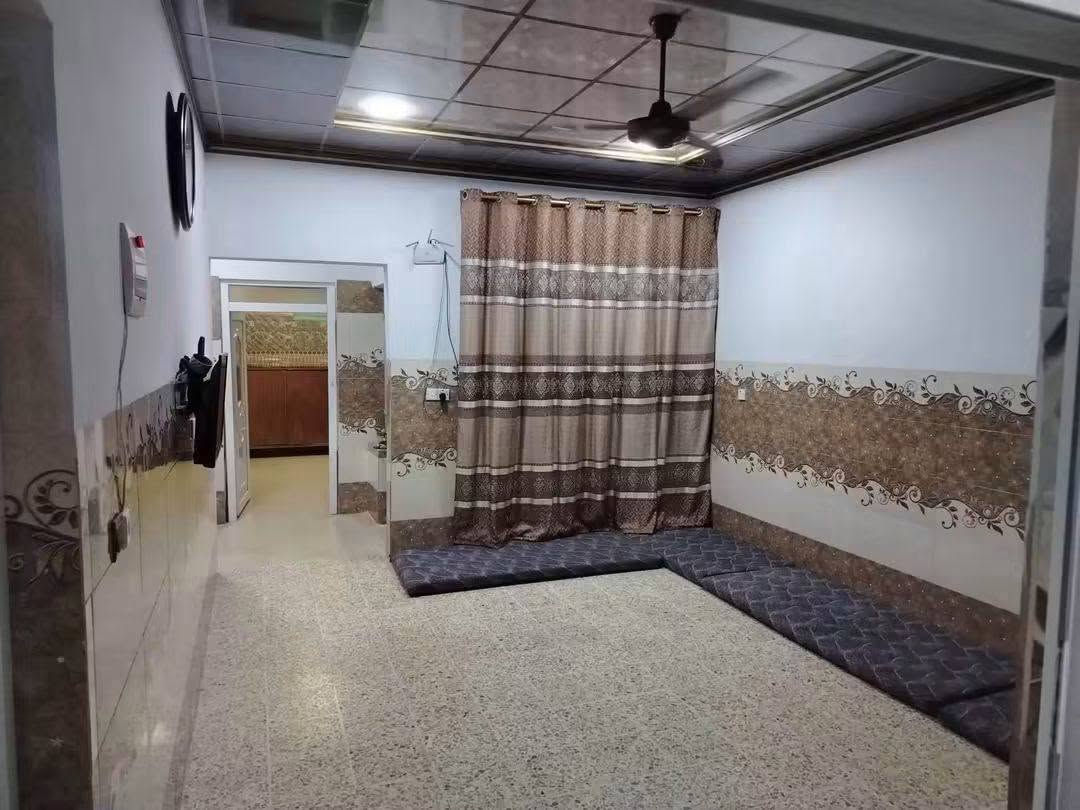 بيت للبيع الهرمات الثانيه يم شركه الكهرباءالسعر 51 مليون
المساحه 200العمق 25واجها 8 غرفتين بيت حديث 
فول خدمات ماي كهرباء عل تبليط 
الاستفسار ***********
***********
بي واتساب
