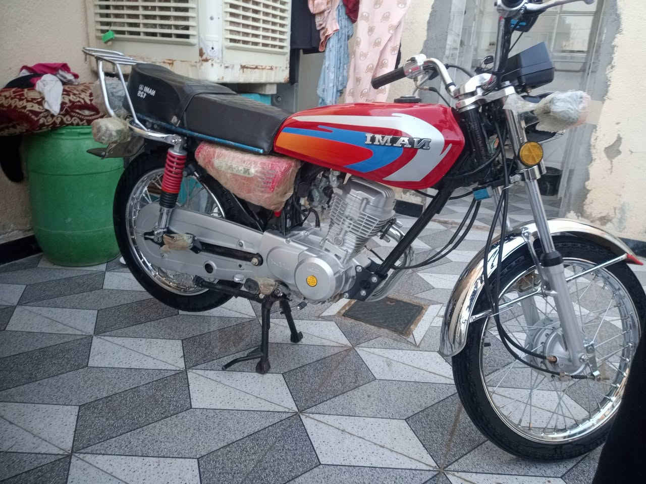 دراجه للبيع موديل 27 بالكوت واسط دراجه سكنر واللي يريد هاي يتصل على هذا الرقم ***********
