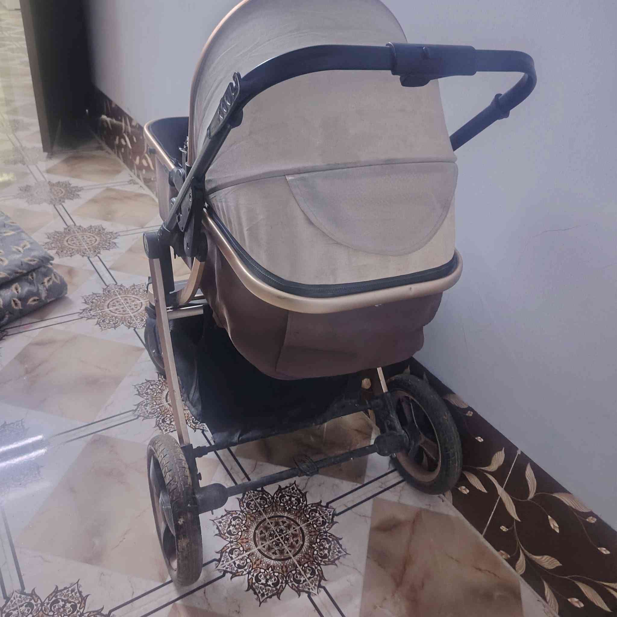 عربانه للبيع بدون اي عيب سعره ٤٥ الف مكاني شوراو ***********
