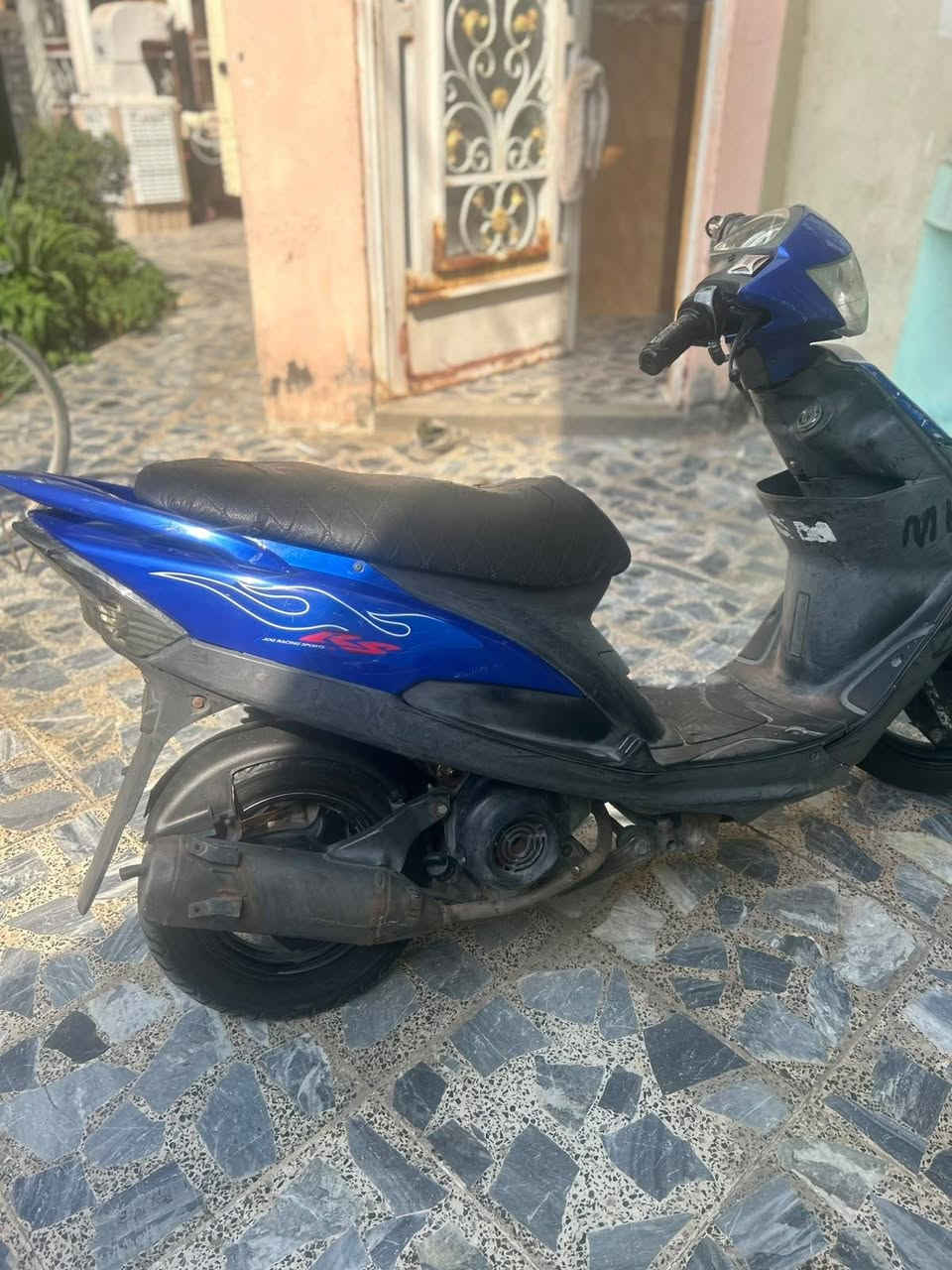 للبيع بسعر مناسب
دراجه ماكس عدله لبيع كامله من كلشي 

سعر 550مجال بسيط ***********

