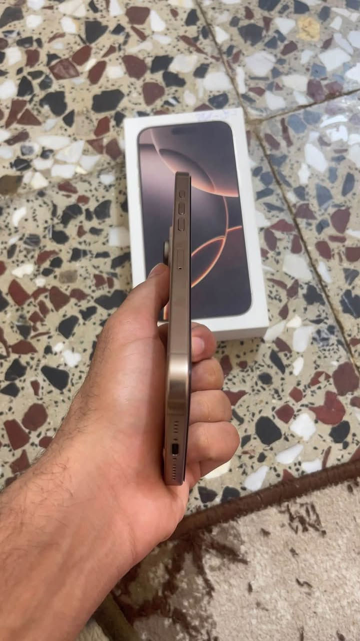 آيفون ١٦ برو ماكس • ٢٥٦ • بطارية ٩٠