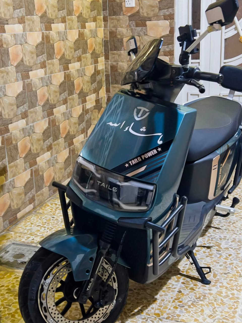 دراجة تيسلا أخر موديل دراجة نضيفة حيل استخدام قليل جديدة مع الوصل موجود
سعر مليون و250 بيها مجال قليل 
***********
***********
