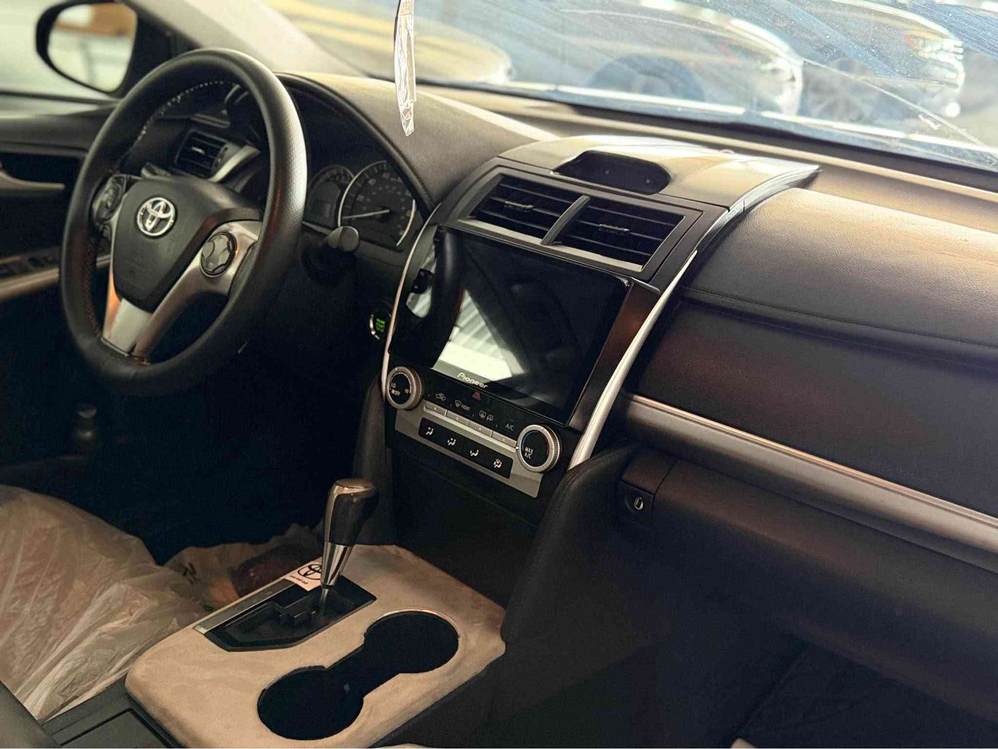 Toyota Camry
كامري 2012
وارد امريكي
لون:. اسود 
للبيع فقط بدون مراوس بدون اقساط
 سياره ماشيه فقد 155 الف 
رقم سنويه جديد لحد 2031 
حجم محرك 4  سلندر حجم محرك (2500) كير محرك شرط  صدر امامي خلفي جديد كهربائيات كل شغال تبريد شغال تخم
تاير جديد

مواصفات SE فول 
بصمه صندوق بصمه سلايت كشن جلد كشن كهرباي كير شفت تحكم استيرن طرفين  شاشه كبير كاميره خلفيه تبريد قطعتين ويل كروم افيلون وباقي مواصفات معروفه

صبغ :. ثلاث قطع امامي صبغ و شبرين باب خلف سكن صبغ 
سعر:. (113).وبي مجال بصيط 
رقم هاتف:. (***********)
عنوان :. كركوك 📍 كركوك, العراق

