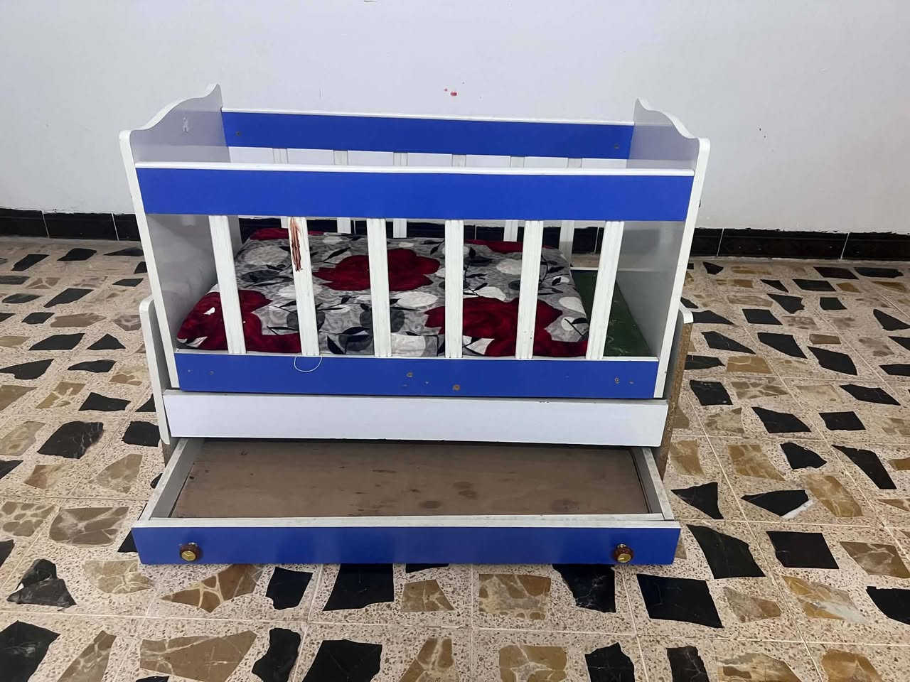 تخت • دوشك • نضيف