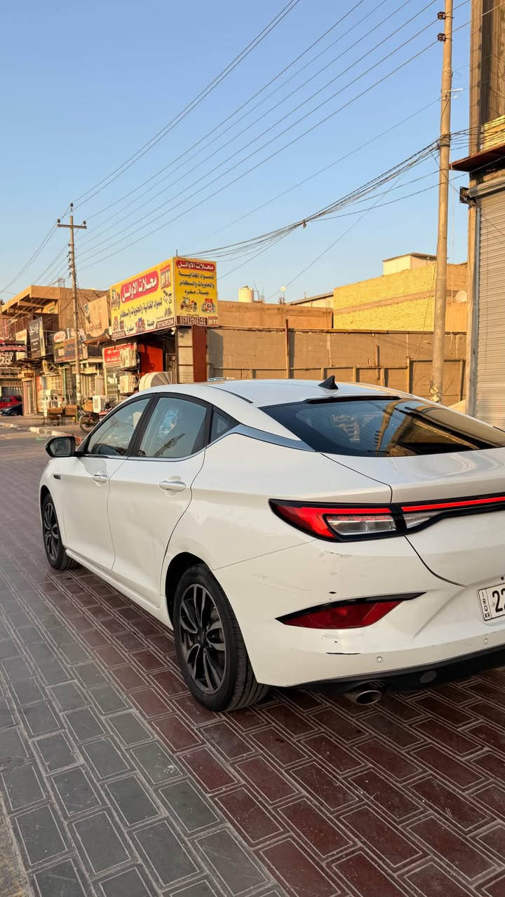 السلام عليكم

جاك J7 2023 خليجي فول مواصفات 1/1
رقم اربيل بأسم شركة
مكينه 1500 تيربو
بصمة باب
بصمة تشغيل 
دخول ذكي
فتحة سقف
كشنات جلد
شاشة تسلا
كاميرا خلفية
تبريد مركزى خلفي
مثبت سرعة
مانع انزلاق
رادار أمامي وخلفي وجانبي
إطارات وعجلات 17
مرآة كهربائية وأوتو
كشن هيتر 
تشغيل أندرويد و IOS ابل كار بلاي
اضاءة داخلية بالدشبول والابواب الامامية 
وهواي شغلات ومواصفات بيها بعد
ماشية 90 الف 

بيها طخة وبارد بجهة السايق ((موضح بالفيديو))
سعرها 105 وبيها مجال جدًا بسيط 
*********** كربلاء, العراق
