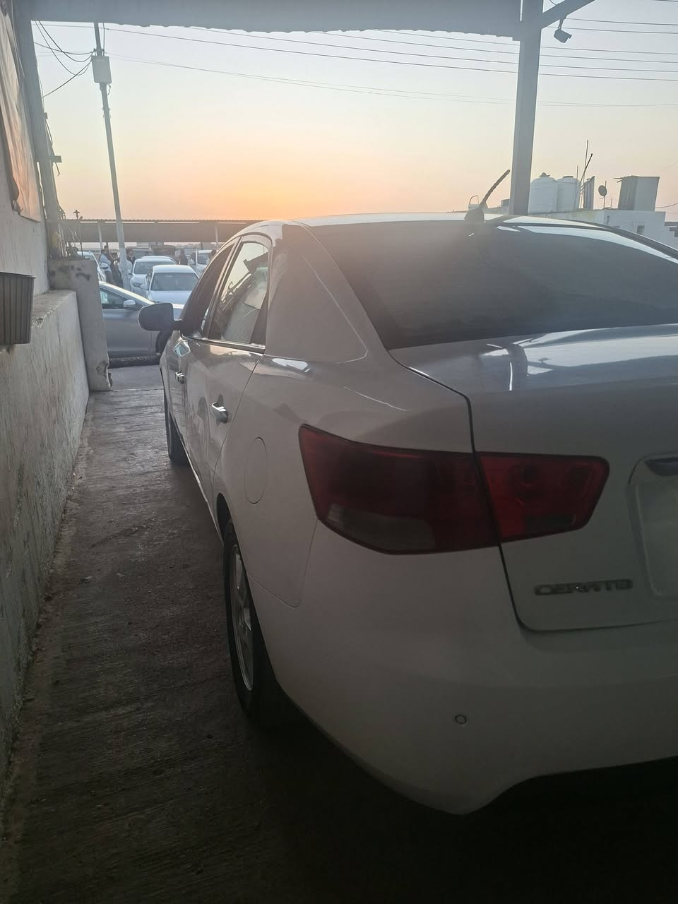 كيا سيراتو موديل ٢٠١١سياره فقط  بي قطعتين ونص  صبغ شرط بدون معجون بدون دواخل كير محرك بشرط تحويل وكاله بشرط سياره تبريد ثلج سياره حيل حلوه مال جناي جاهز مقدمه ٤٠كل شهر ٣ سعر حسب انتفاق اي استفسار انتصل ع رقم *********** اقصاد بس اهل موصل
