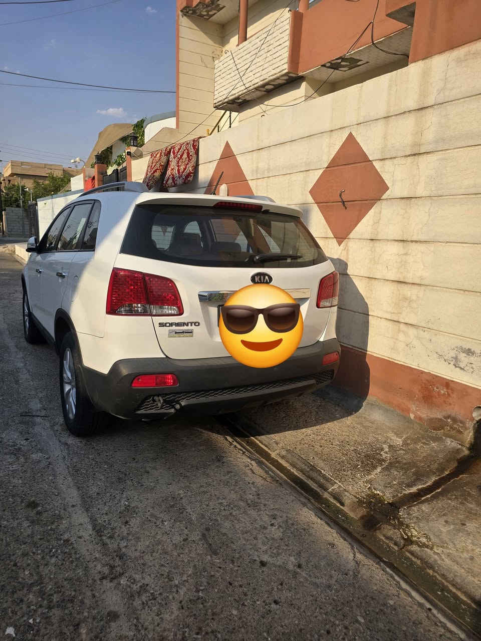سورنتو ٢٠١٢ فول مواصفات عدا بانوراما  صدر جديد هزة جديده سنوية باسمي رقم سليمانيه رقم جديد بدون حادث بيها بارد شبر في الجاملغ الأمامي وشبر صبغ في الجنطة فقط محرك كير شرط ما مفتوح السعر المطلوب ١٣٥ وبيها مجال بسيط المكان كركوك رقم الموبايل *********** او *********** Singapore
