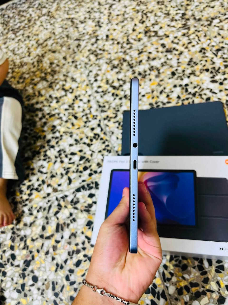 السلام عليكم ايباد ريدمي باد2 للبيع نضيف جدا شخط ما بي مستعمل قليل ذاكرة ٢٥٦ السعر ٢٥٠ وبي مجال العنوان بغداد الرشاد رقم ***********

