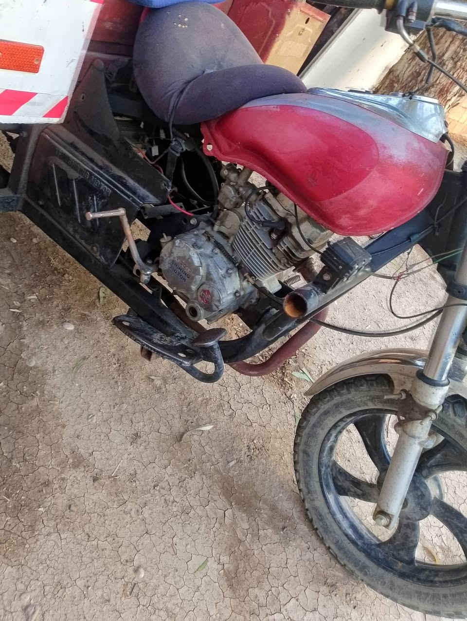 السلام عليكم ستوته ام الطير ستوته بدون اوراق نضيفه شوفت عينك للبيع المكان اديالى ناحيه السلام رقم ***********
