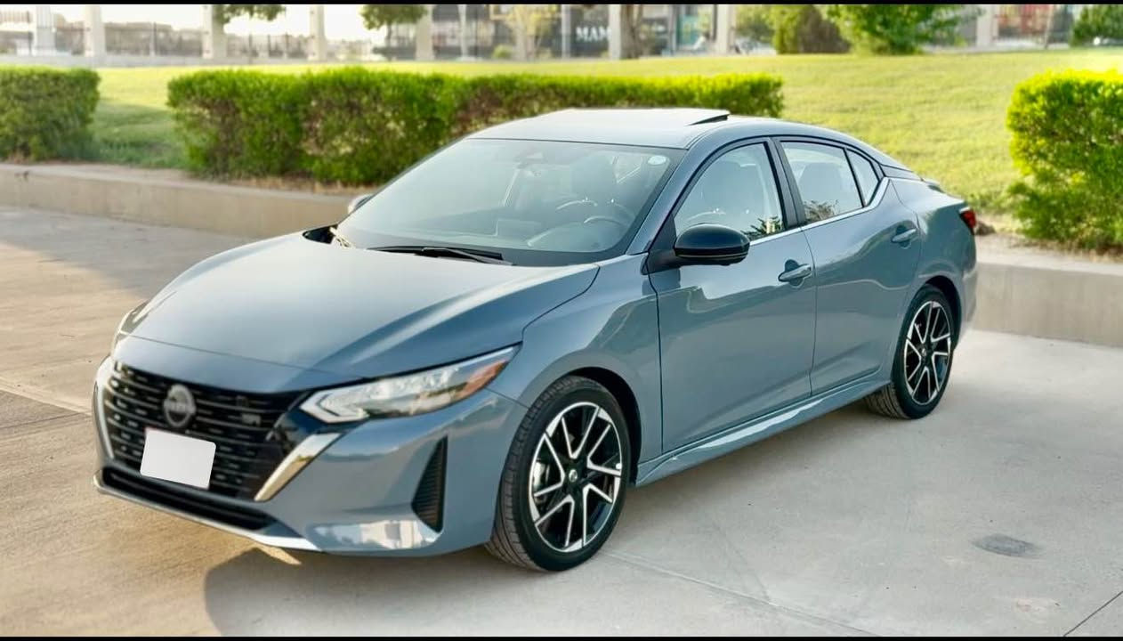 🚘 للبيع | نيسان سنترا SR+ 2025

Nissan Sentra SR+ 2025
📍 الموقع: أربيل
🔹 اللون: سمنتي
🔹 الممشى: 1,500 ميل فقط — شبه زيرو
🔹 المحرك: 2.0 لتر / 2000 CC
🔹 فول مواصفات SR+

⭐ المواصفات:

✔️ أضواء زينون
✔️ فتحة سقف
✔️ 5 كاميرات
✔️ كراسي جلد 
✔️ بصمة أبواب + تشغيل بصمة
✔️ تشغيل عن بُعد
✔️ شاشة كبيرة مع Apple CarPlay
✔️ كاميرات + حساسات + رادارات
✔️ أوضاع قيادة ECO / NORMAL / SPORT
✔️ كرسي كهربائي
✔️ والعديد من الإضافات الأخرى

🔧 حالة السيارة:

✅ بدون صبغ وبدون أيرباك
✅ حافة جاملوغ والبنيد تم تعديلها PDR
✅ توجد رصعة خفيفة بالسقف أثناء الشحن، موضحة بالصور
✅ بدون أيرباك — جميع الأيرباكات أصلية ولم تفتح

🔑 رقم الشاصي:
3N1AB8DV5SY326472

💰 السعر:

15,800$
💬 قابل للتفاوض بعد المعاينة

🔢 الترقيم:

السيارة بدون رقم
يمكن ترقيمها في أربيل / دهوك / السليمانية
💵 كلفة الرقم 1,100$ على المشتري

📍 الموقع: أربيل

📞 ***********
واتساب / اتصال / فايبر أربيل, العراق
