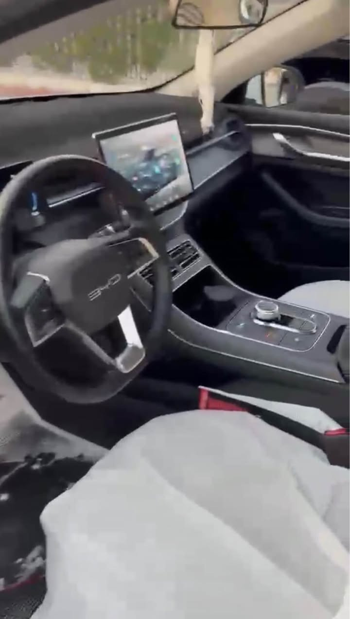 BYD 2025 دستروير 
ماشيه 10 اخت زيرو
مكفوله من كلشي محدثه اخر شي
بكاني بغداد الشعب
***********
السعر ١٩٨٠٠ بي مجال جداً بسيط بغداد, العراق
