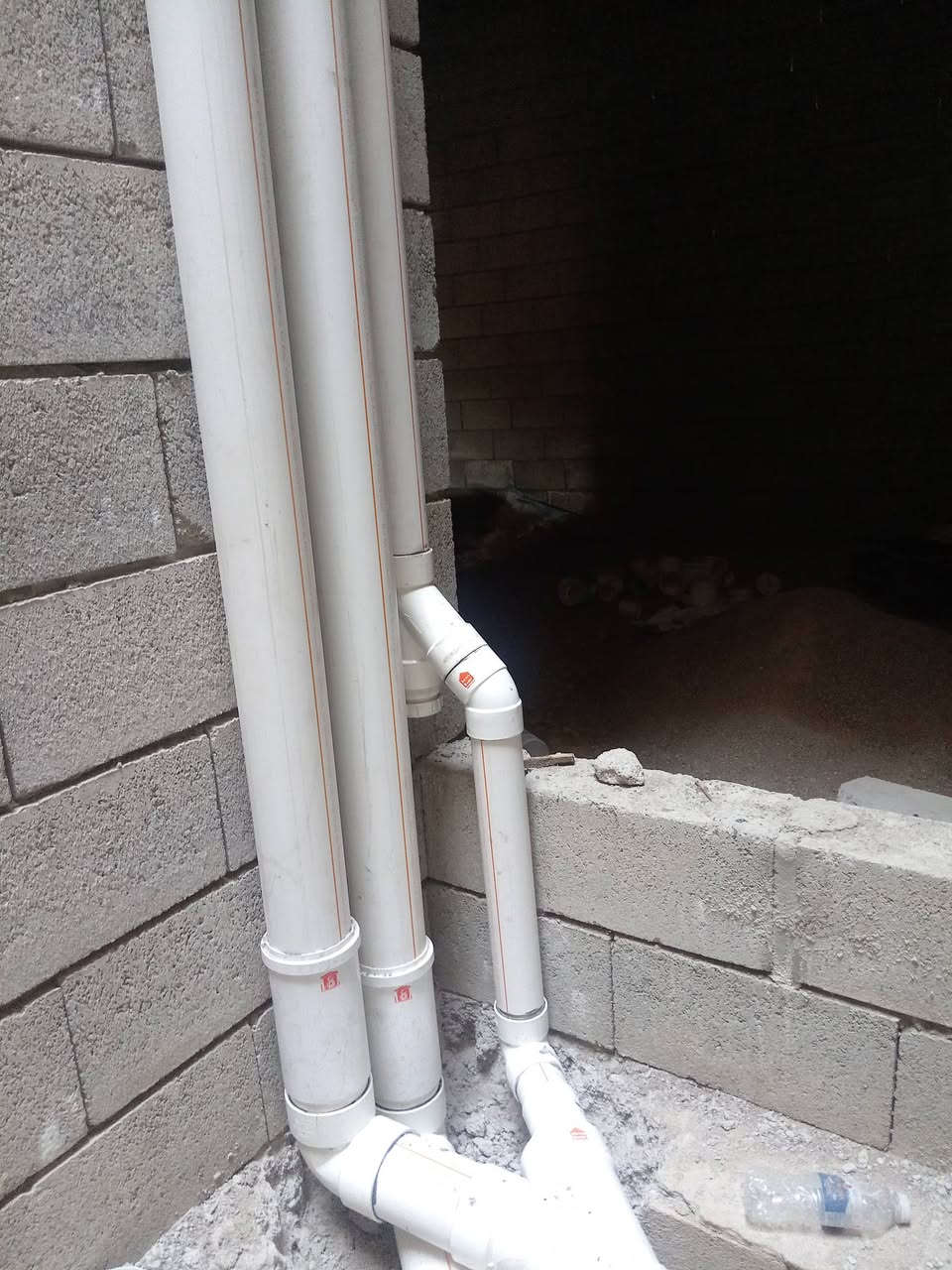 جزء من اخر اعمالنا لبيت ١٠٠ متر طابقين
تاسيس انابيب ال pvc الثقيلة والخفية

حسين المولى
***********
