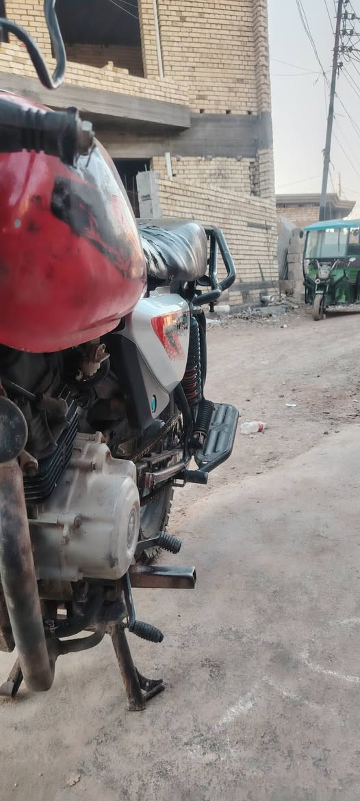 بوكسر موديل 22 للبيع ب 500 رايدها تايرات و باتري و جدد كابريتر اصلي جديد سلف جديد كفرات اصلي جدد 
زنجيل جديد الدراجة عمرتها تعميره جديده 
مكاني ابو غريب ***********
