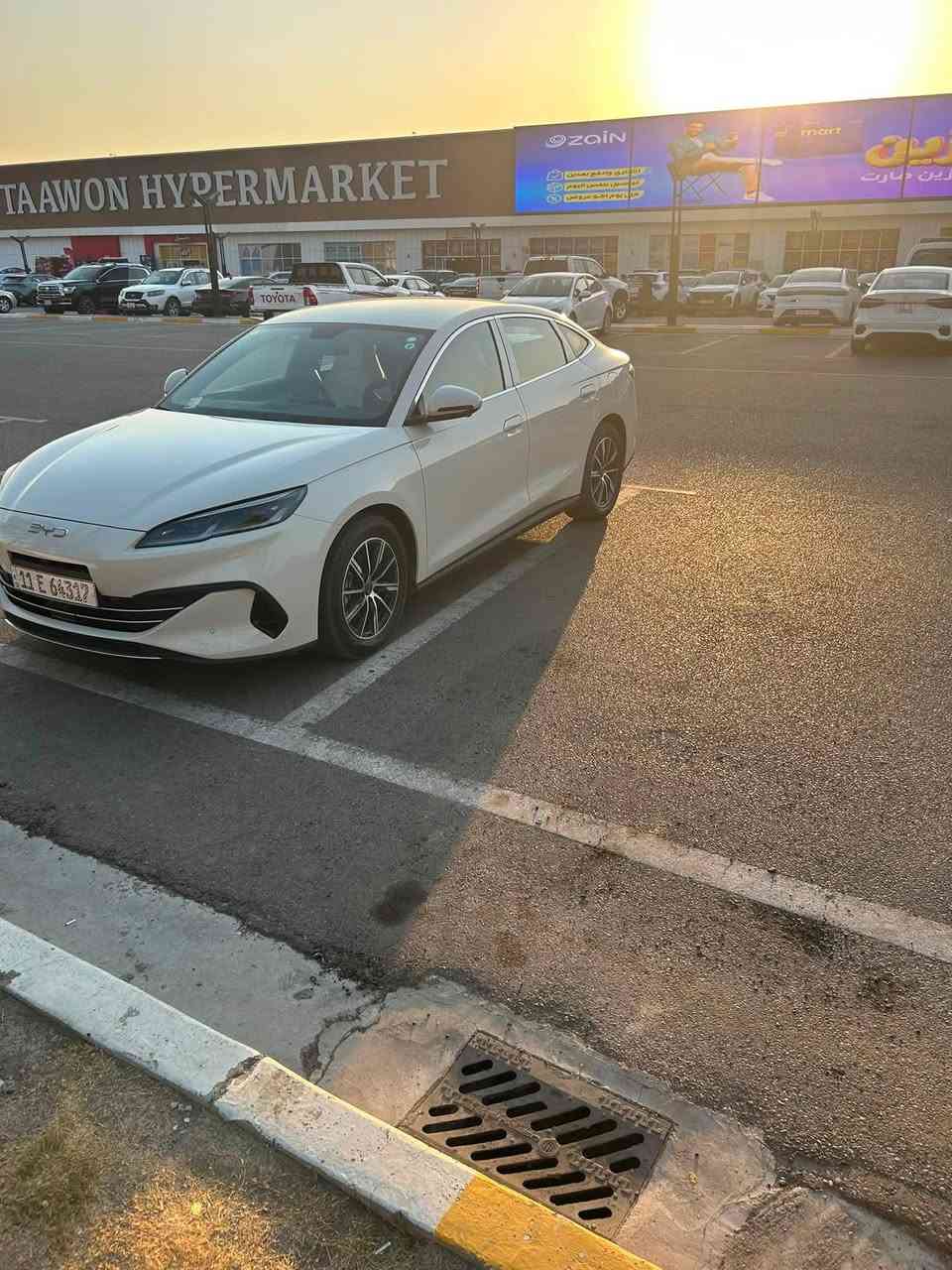 سلام عليكم byd ٦ سيل سنة ٢٥ ماشية ٢٠٠٠ أخ زيرو مكفولة السعر ٢٦ مليون قليل المجال تلفون ***********
